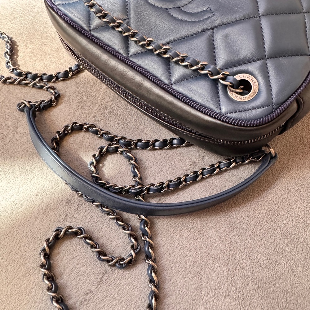 SOLD‼️Authentic Chanel small Ballerine Camera Case - Picture 12 of 16